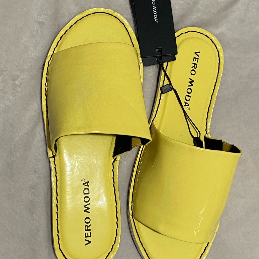 Yellow vero moda sandal shoes!💛